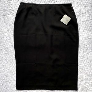 Kasper Black Skirt Sz 10 NWT